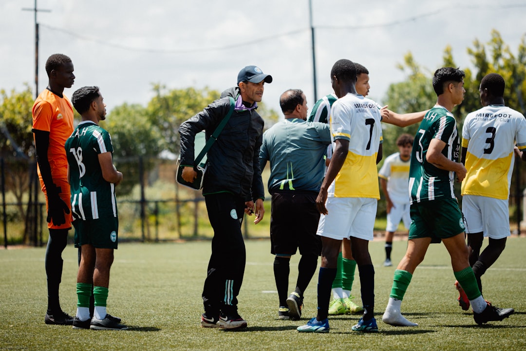 O que a cobertura recente destaca no caso Real Madrid e no contexto da seleção brasileira — soccer coach