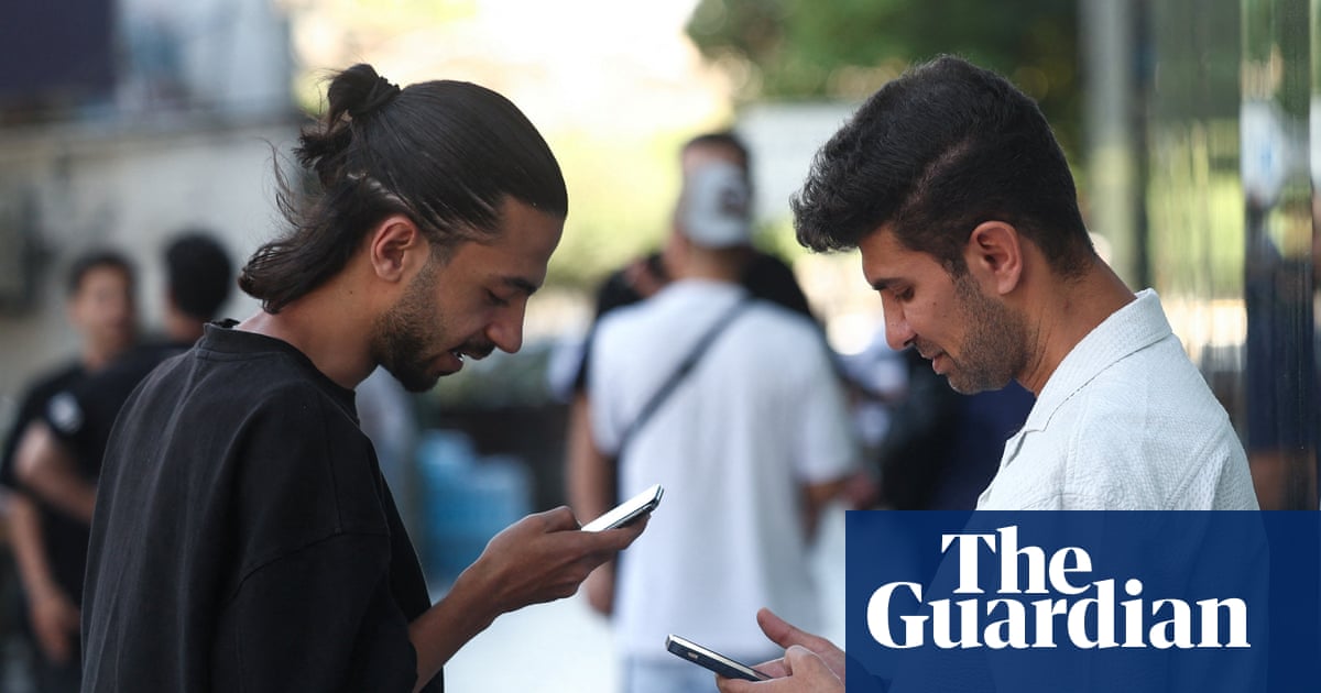 ‘This isn’t freedom’: anger, anxiety and tears as Iran’s internet flickers back | Iran