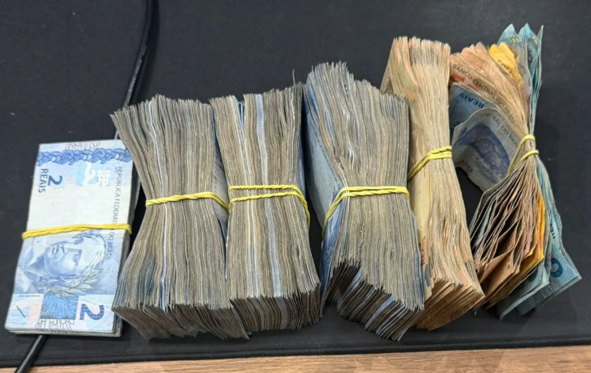 Advogado é preso por repassar R$ 273 mil a líder do tráfico em Curitiba