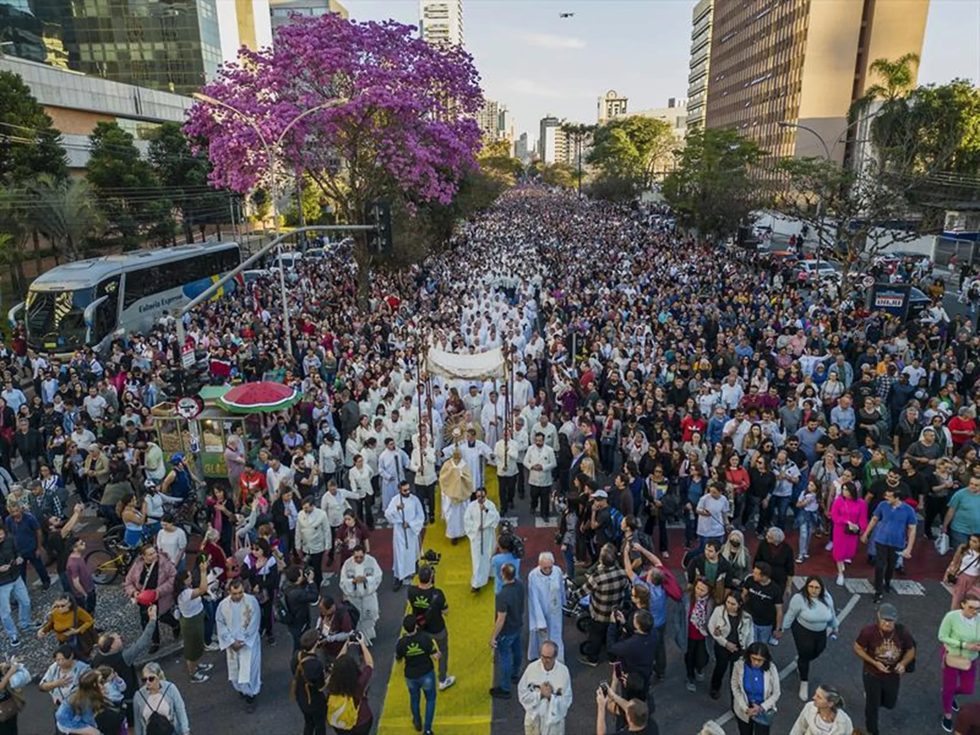 Por que Curitiba tem um dos maiores Corpus Christi do mundo